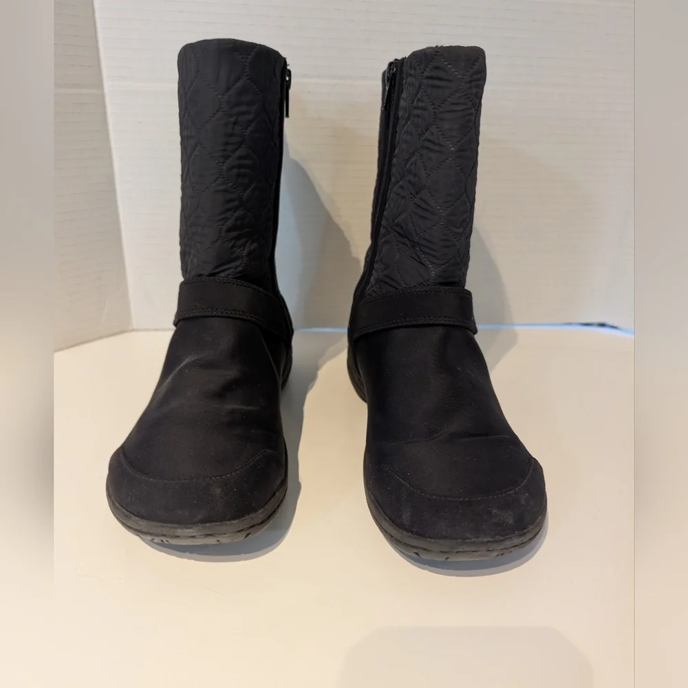 Merrell Womens Quilted Black Winter Boots‎ Sz. 7.5